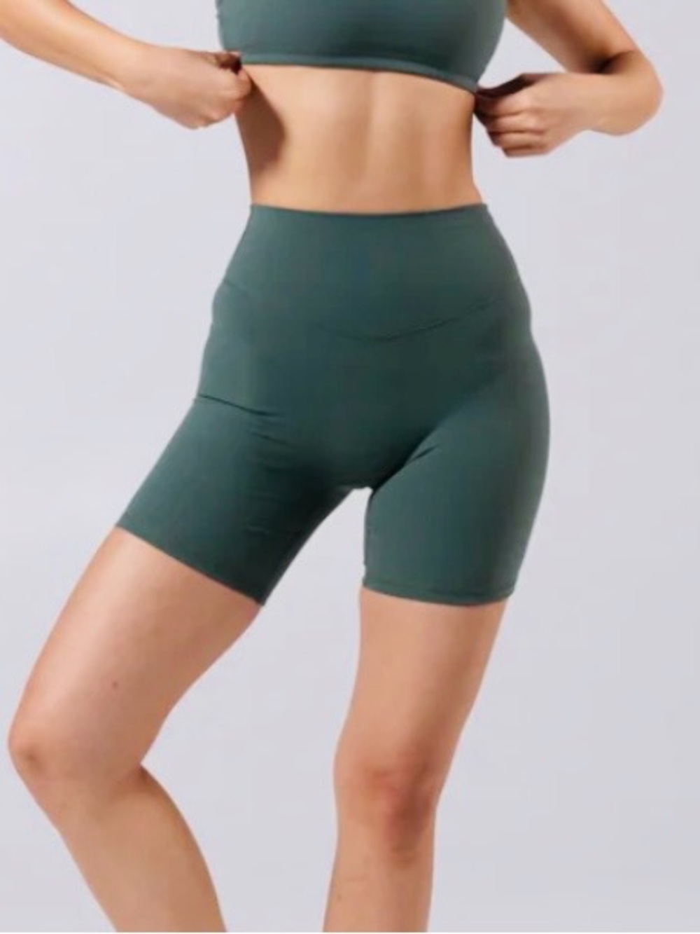 BuffBunny Material Girl Ribbed Biker
Short 9” size XS in Emerald Green